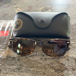 Women’s Ray Ban sunglasses
